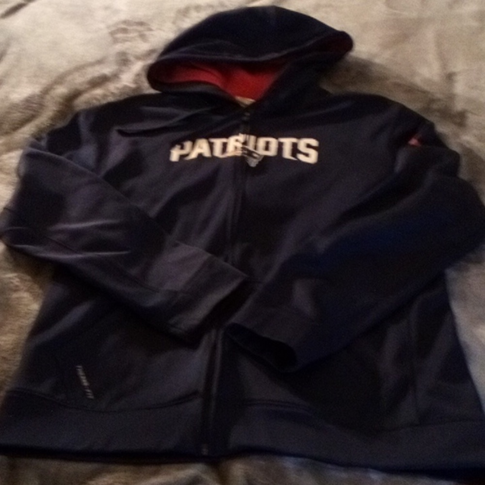 VINTAGE PATRIOTS NIKE THERMA-FIT MENSSIZE LARGE! EUC